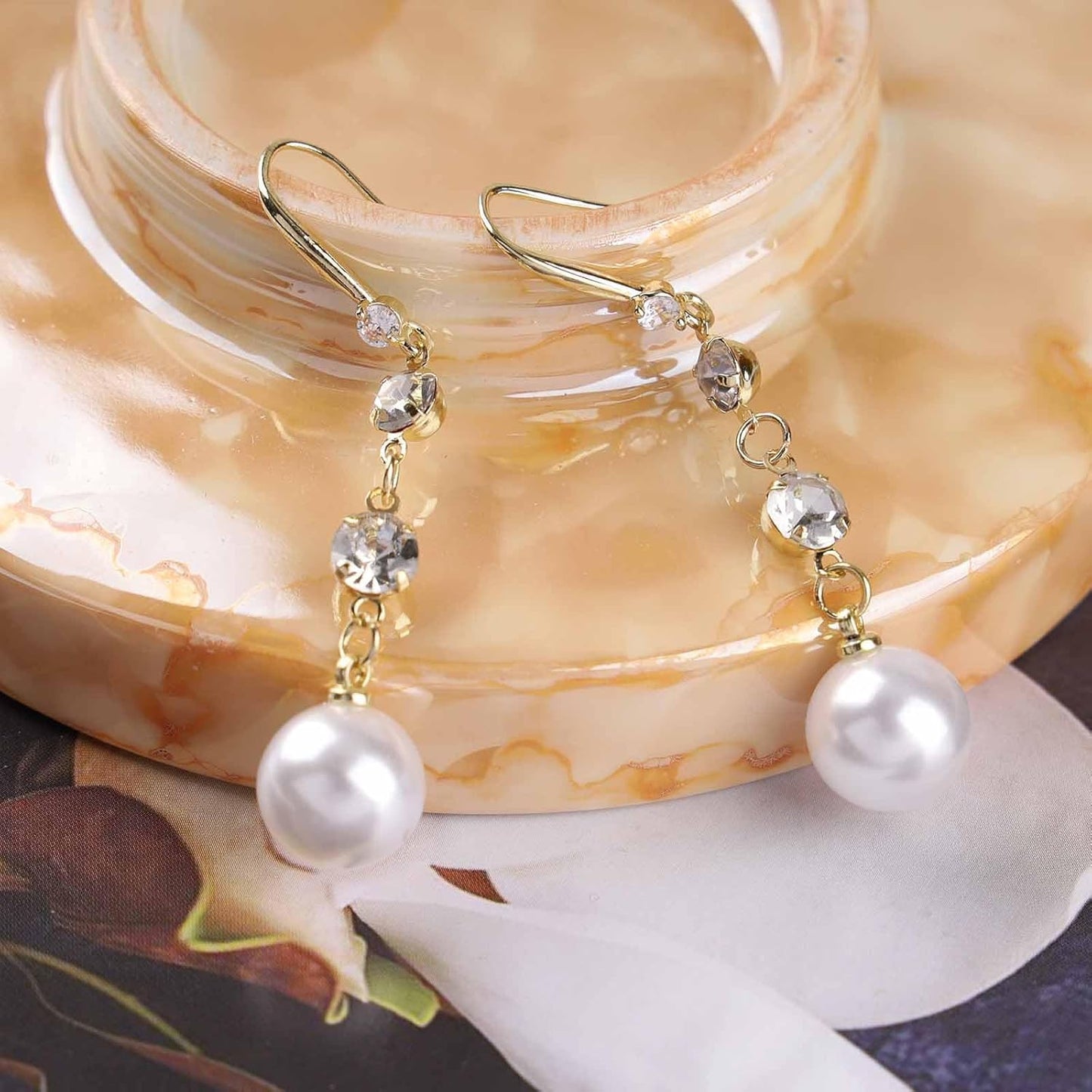 Vintage Crystal Pearl Dangle Earrings Long Pearl Tassel Earrings Pearl Bridal Drop Earrings Gold Rhinestone Stud Earrings Jewelry for Women