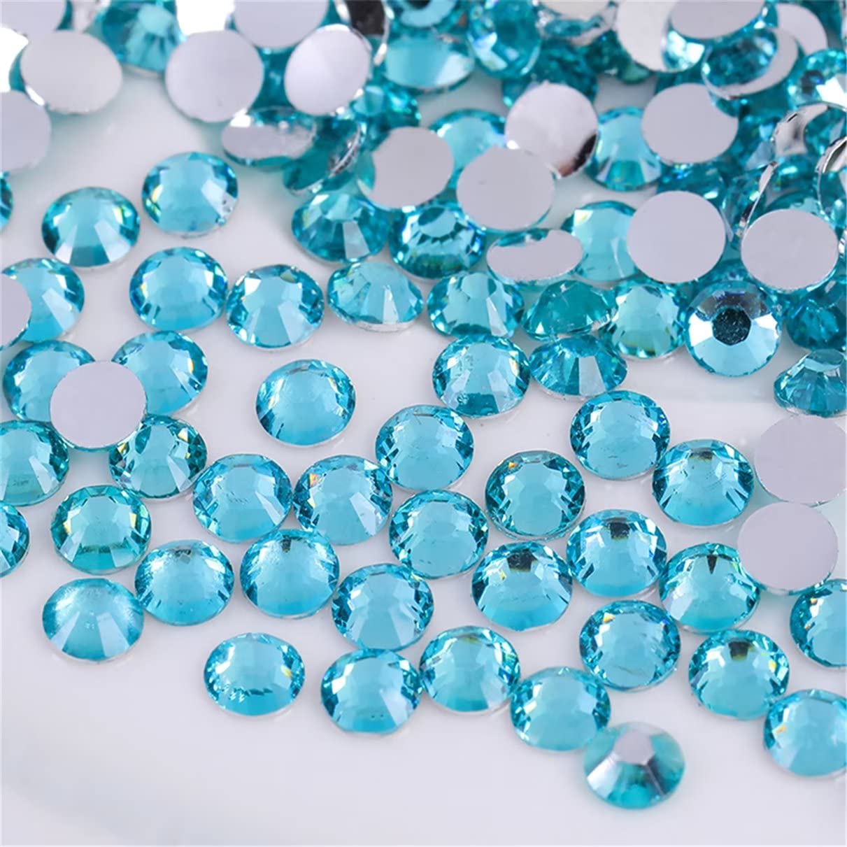 1500 Pieces SS16 4mm Flatback Rhinestones Clear Glass Round Gems Crystals for Nail Art DIY Crafts Clothes Shoes Bags (Crystal Blue)