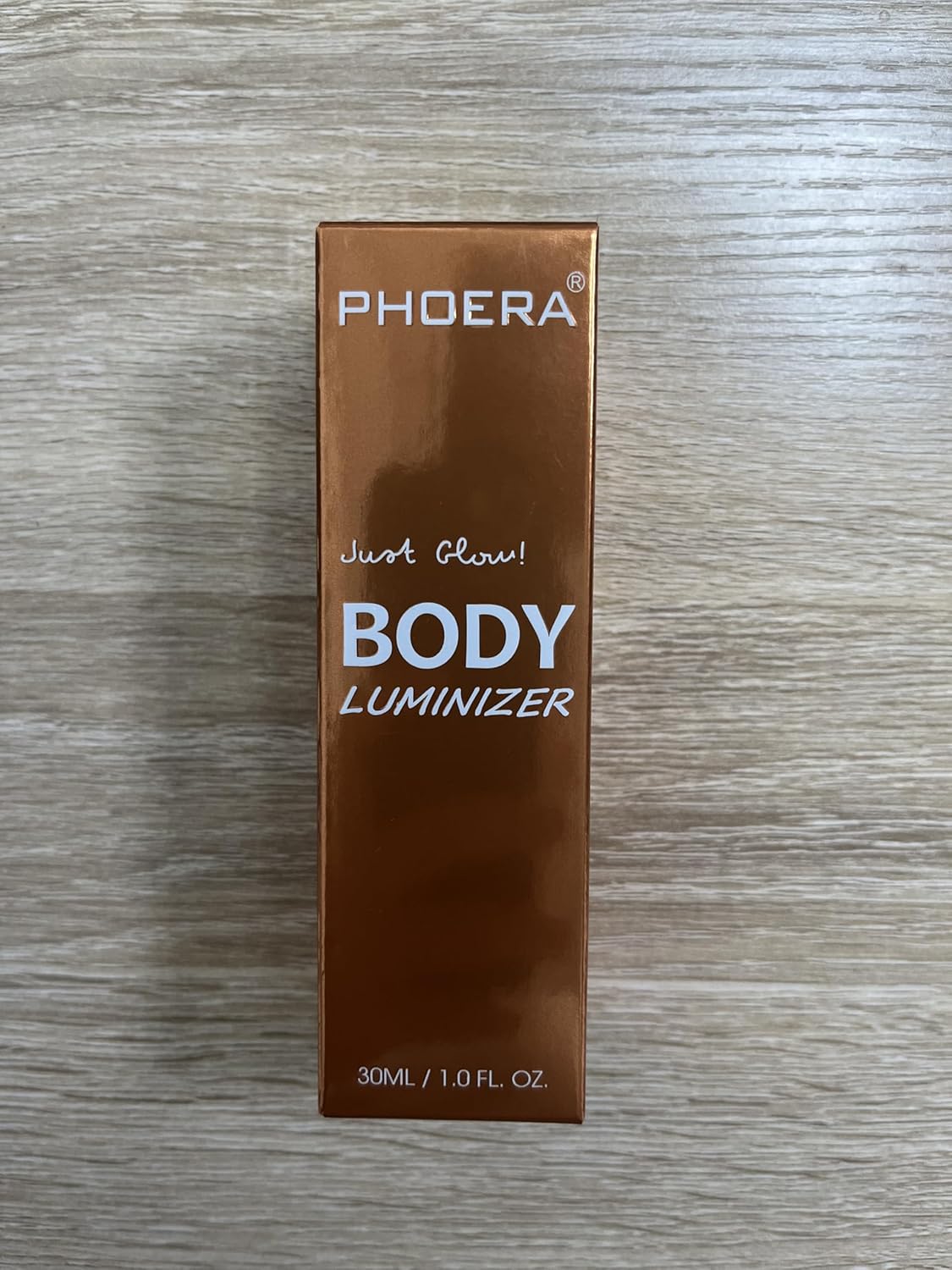 Body Shimmer Oil, Waterproof Long Lasting Moisturizing Bronze Body Luminizer Glow For Face & Body, Liquid Illuminator Body Highlighter 1oz/Jars, Makeup Brush Include (Sparkle Pink #04)