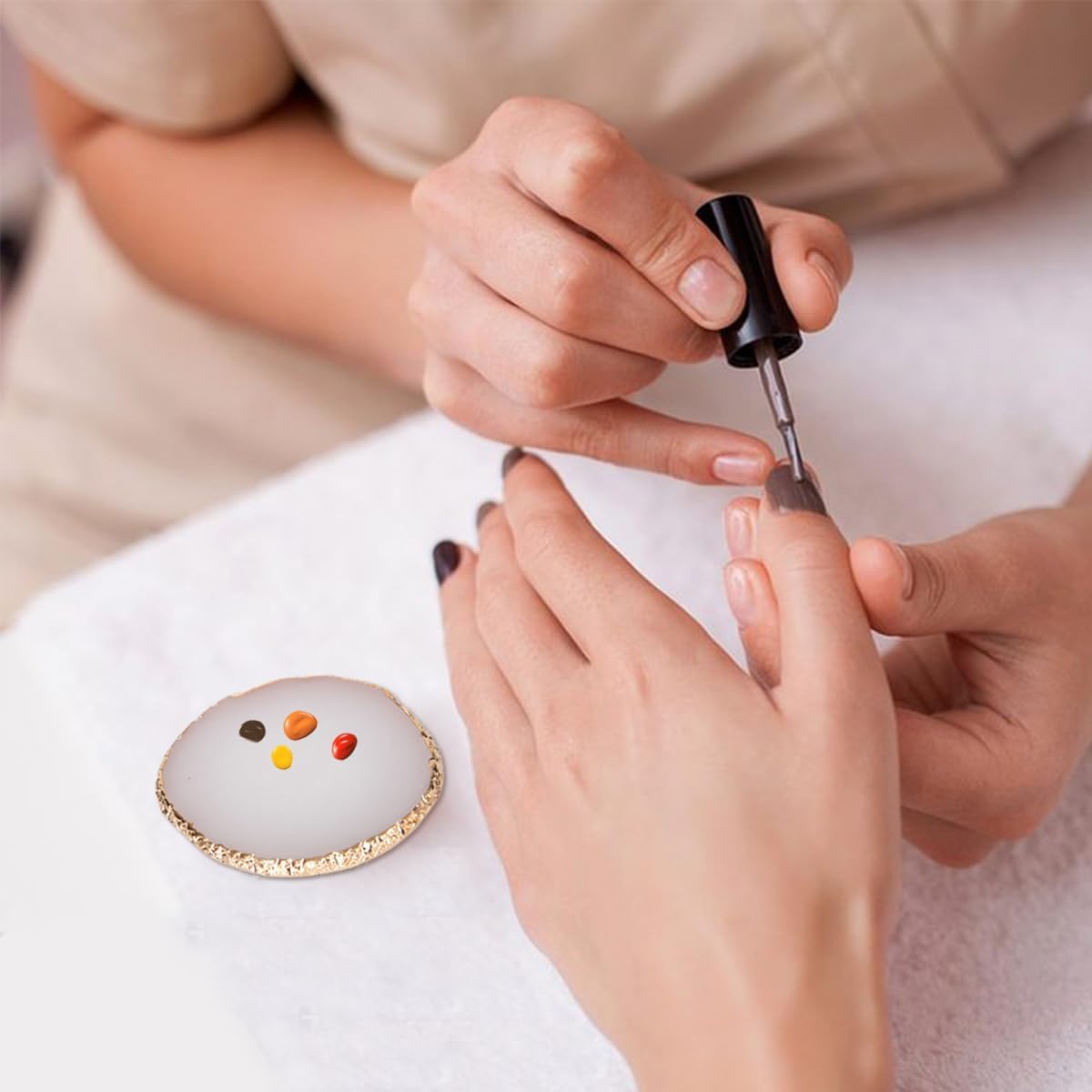 Nail Polish Palette, 2Pcs Resin Nail Art Palette, Nail Painting Mixed Color Palettes, Gold Edge Makeup Mixing Tray, Nail Supplies For Nail Techs, Nail Art Display Board(Orbicular)