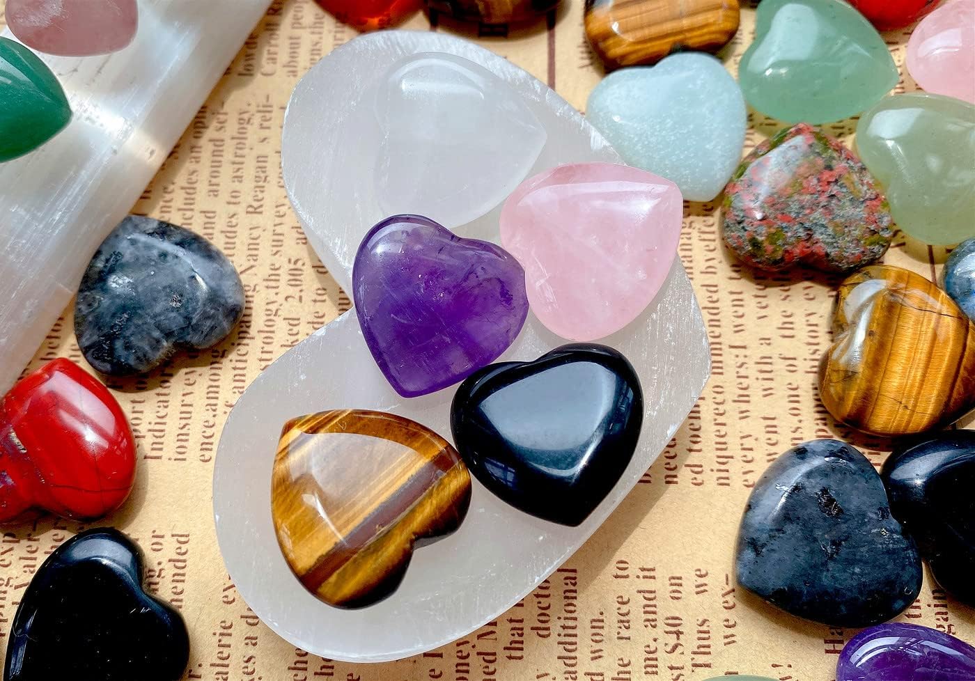 5 PCS Crystals Natural Heart Pocket Stones Polished Rose Quartz Amethyst Assorted Healing Crystals Palm Love Shaped 0.8" Gemstones Set Reiki Energy Balancing Meditation Mother's Day Gift