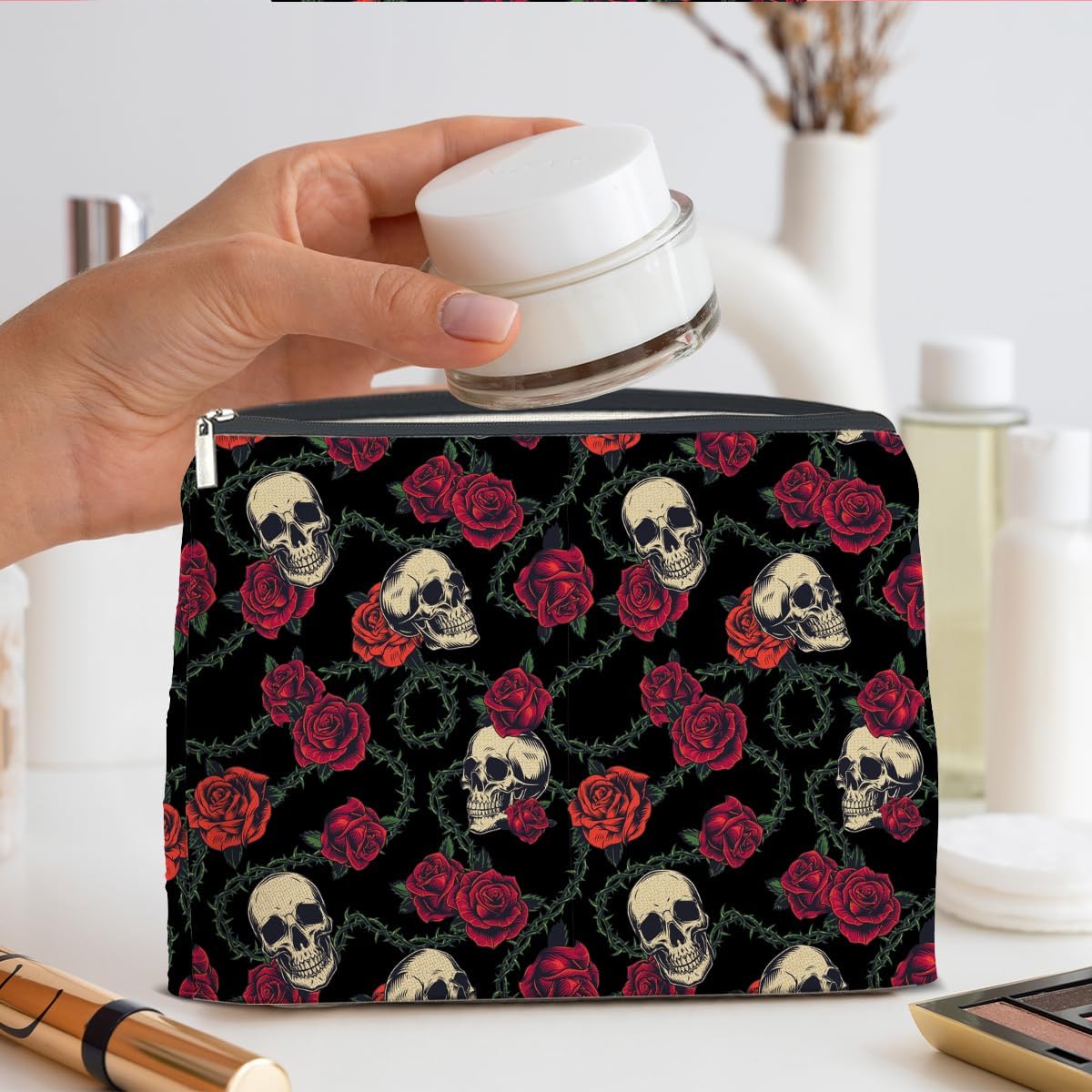 Gothic Rose and Skull Pattern Makeup Bag Gifts for Women Skull Floral Cosmetic Bag Zipper Pouch Travel