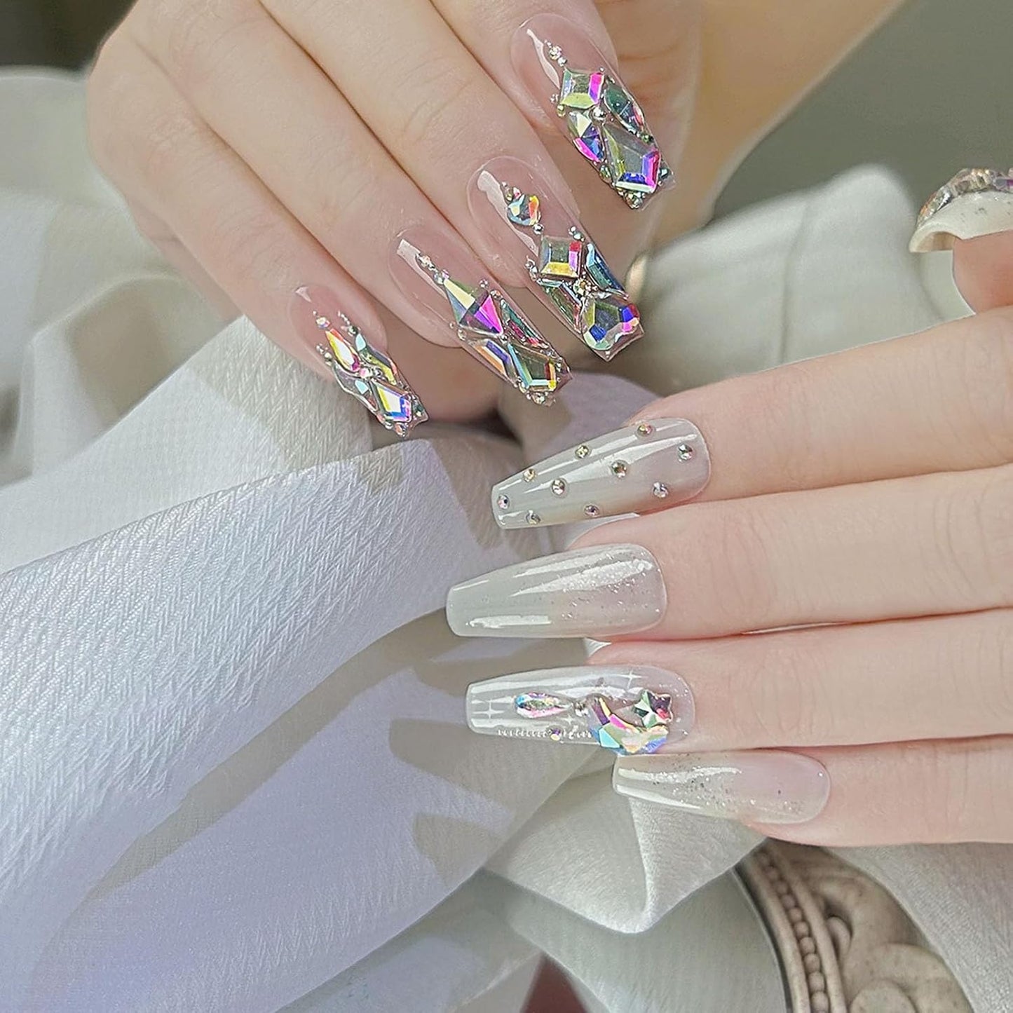 Nail Rhinestones Kit, 18 Types of 900 Special-Shaped Diamonds + 3200 Flat-Bottomed Nail Rhinestones, Nail Crystal DIY Crafts Gemstones for Nail, Shoes, Clothes, Jewels