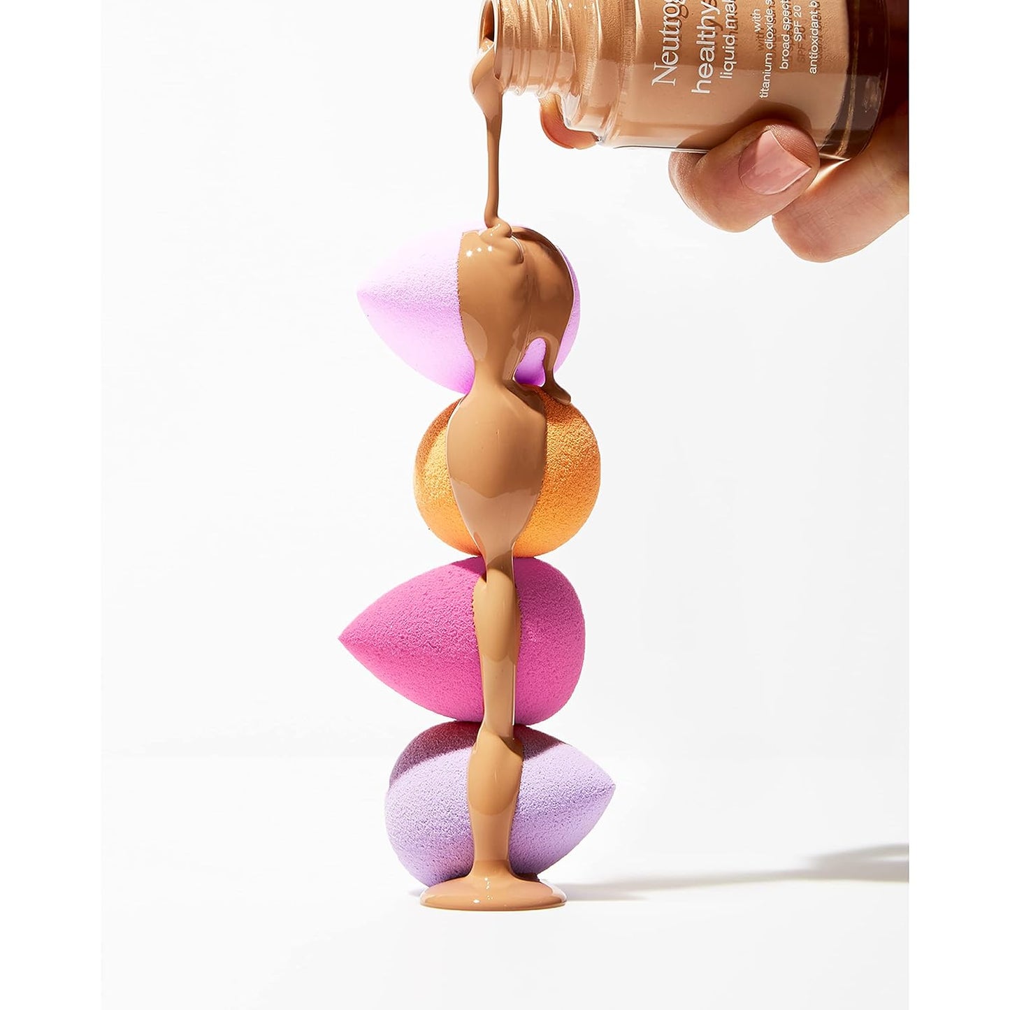 Neutrogena Healthy Skin Liquid Makeup Foundation, Broad Spectrum SPF 20 Sunscreen, Lightweight & Flawless Coverage Foundation with Antioxidant Vitamin E & Feverfew, 105 Caramel, 1 fl. oz