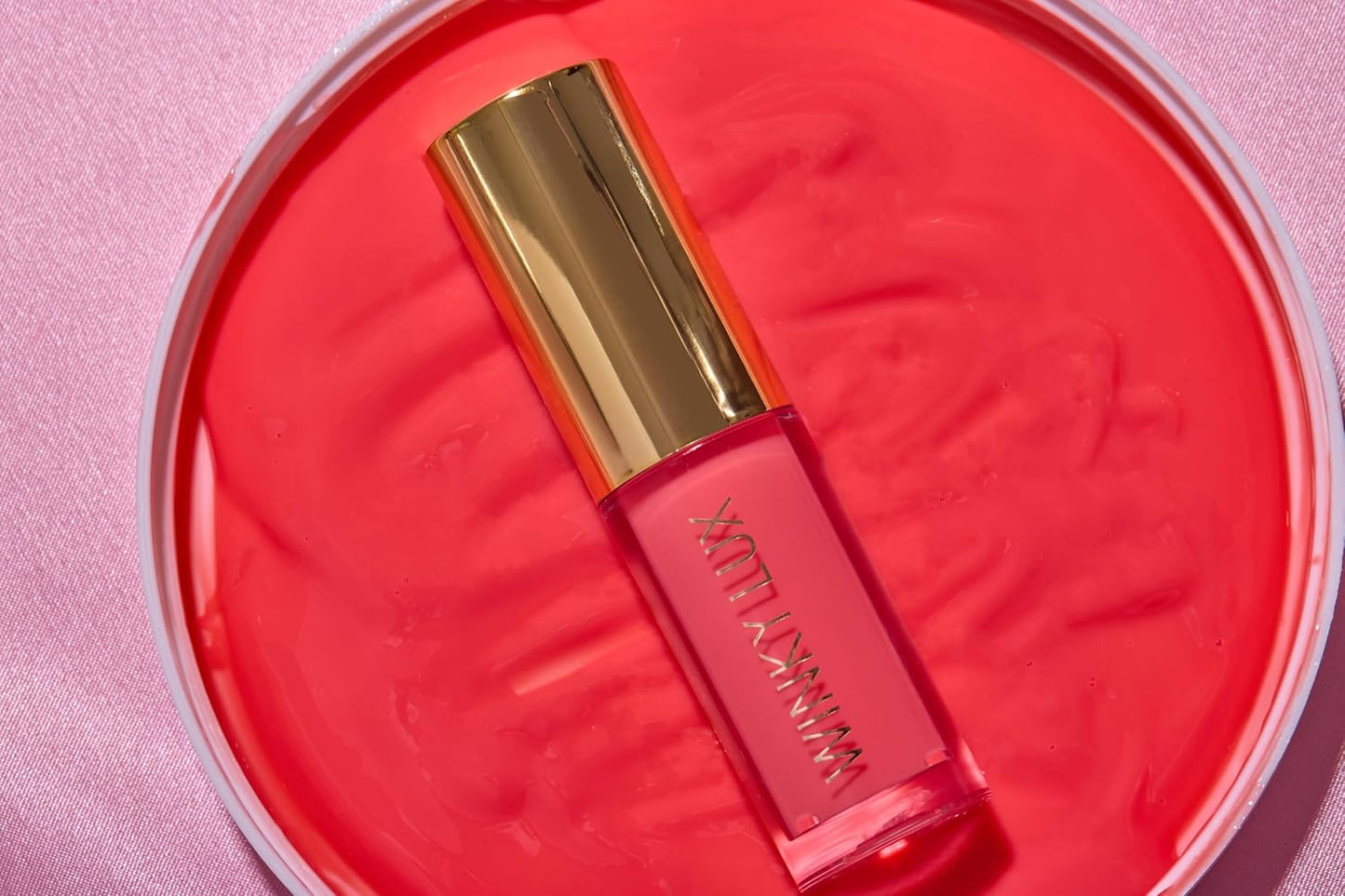 Winky Lux Juicy Very There Lip Oil - Hydrating Coral Pink Tint with Jojoba Oil, Non-Sticky Glossy Lip Oil, Bright Pink Gloss for Juicy Lips & Soft Vanilla Scent